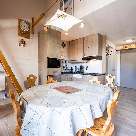 Grand Horizon 1 N403 2p8 Apartamento